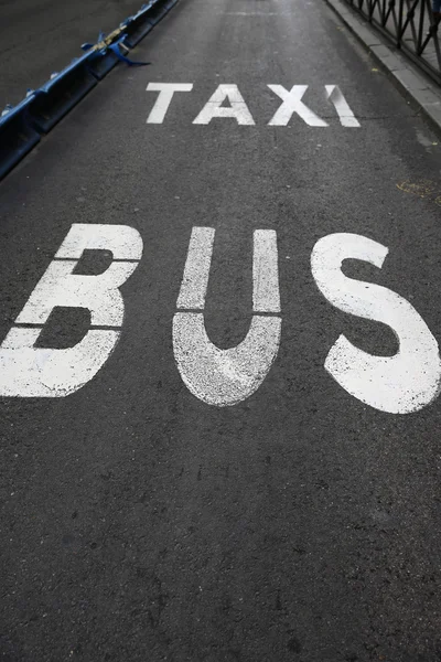 Taxi and Bus Lane — Stock Photo, Image