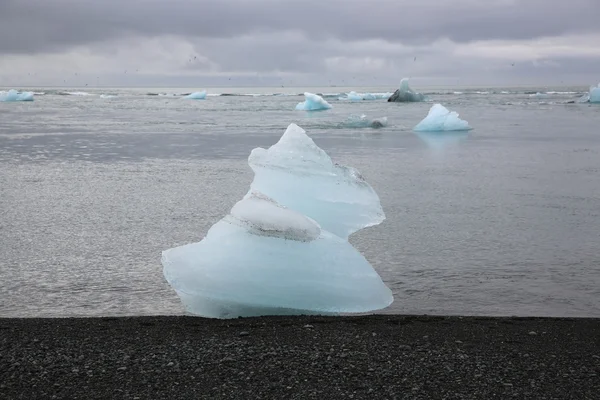Iceberg nell'Oceano Atlantico — Foto Stock