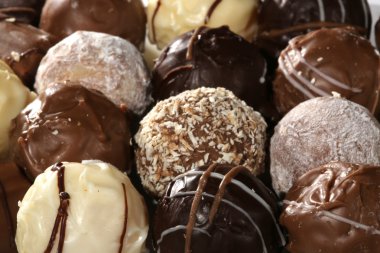 Pek çok el yapımı Truffles