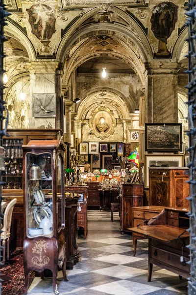 Génova Itália Abril 2015 Interior Loja Antiguidades — Fotografia de Stock