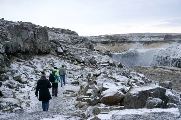 Dettifoss Waterfall Iceland November 2016 Travelers Going Jokulsa Fjollum River — 图库照片