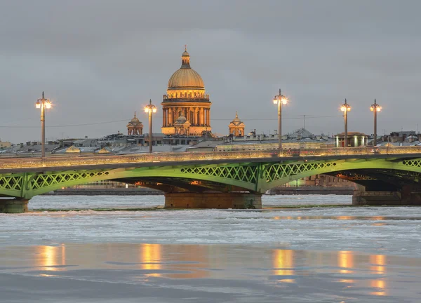 Zimní soumrak v Petrohradu, Rusko — Stock fotografie