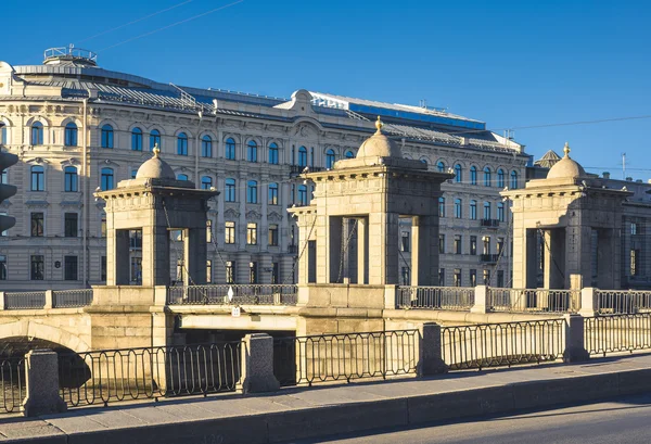 Lomonosov (Chernyshev) brug over de rivier Fontanka — Stockfoto