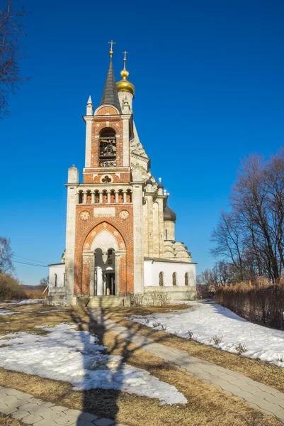 Kościół w miejscowości Ostrov w pobliżu Moskwy, Rosja — Zdjęcie stockowe