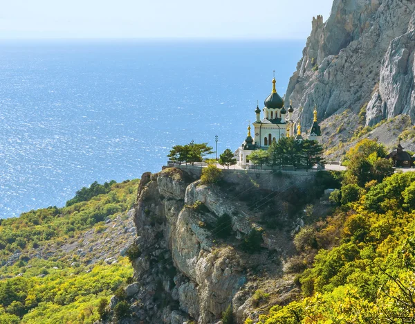 La Iglesia de la Resurrección de Cristo cerca de Foros en Crimea Fotos De Stock