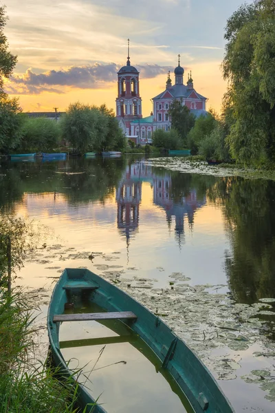 Река Трубеж в Переславле-Залесском, Россия — стоковое фото