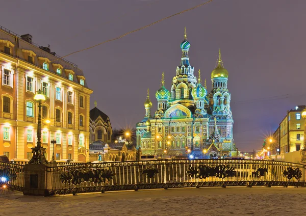 Зимняя ночь в Санкт-Петербурге — стоковое фото