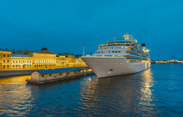 Белые ночи в Санкт-Петербурге, Россия
