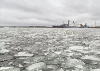 Kronstadt liman Donanma gemileri