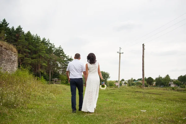 Bride Groom Going Forest — Stock Photo, Image