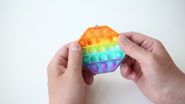 Novo Popular Hexágono Forma Silicone Colorido Stress Pop Brinquedo Toy — Vídeo de Stock