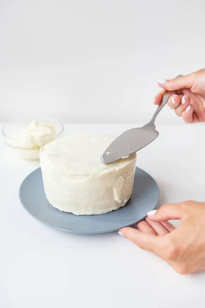 Delicious Creamy Cake Girl Spreads Whipped Cream Spatula Cake Ready — Stock Photo, Image