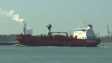 Kargo gemileri liman