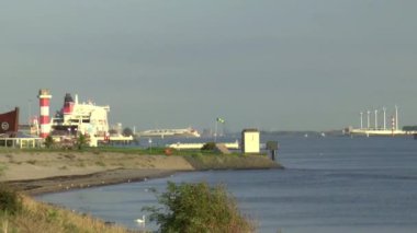 İngiltere'ye sevk canal adlı feribot