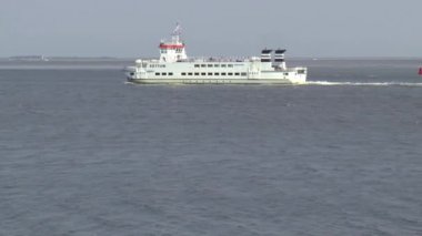 Feribot limanı terk