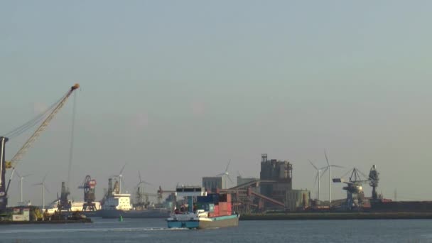 货物在港口的船舶 — 图库视频影像