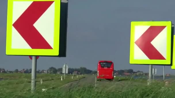 Verkeer op weg — Stockvideo