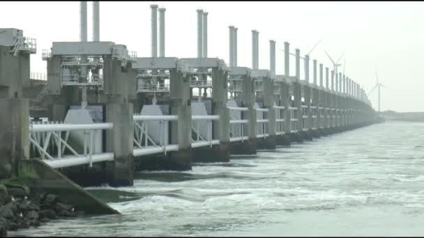 Barreira de tempestade de Scheldt Oriental — Vídeo de Stock