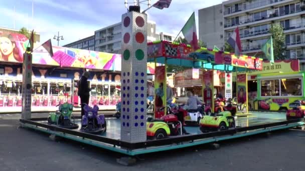 Foire annuelle dans le centre de la ville — Video