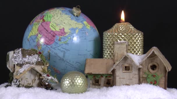 Christmas decorations and golf ball — Stock Video