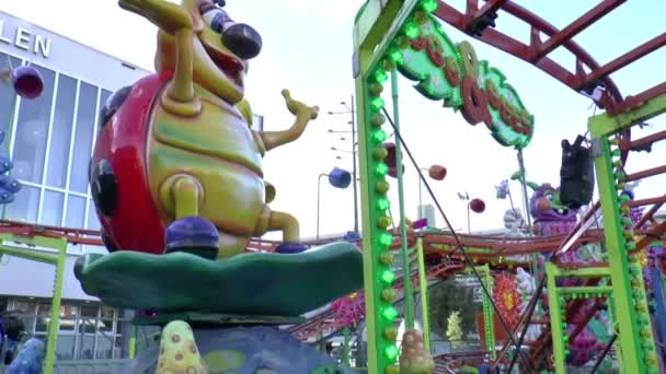 Ежегодная ярмарка в центре города — стоковое видео