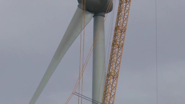 Строительство ветряного парка — стоковое видео