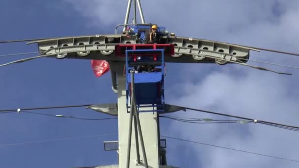 Maintenance of cableway over the river Rhine — Stock Video