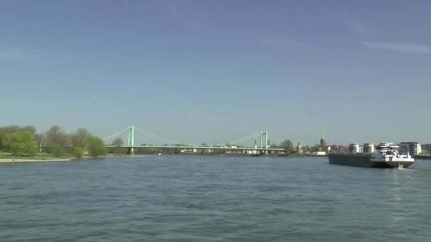 Köln von einem Boot aus gesehen