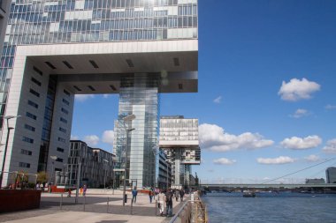 Left Bank Köln Şehir Büyüleyici Batı Yakası Kültür, Mimarlık, Mutfak ve Yaşam Tarzı.