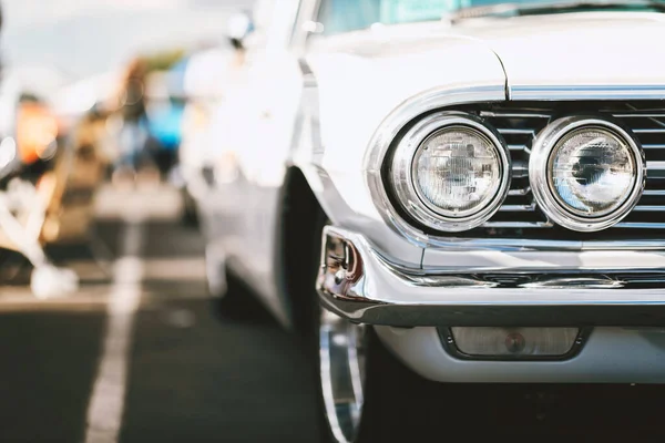 Espectáculo Coches Clásicos Primer Plano Los Faros Del Vehículo Color — Foto de Stock