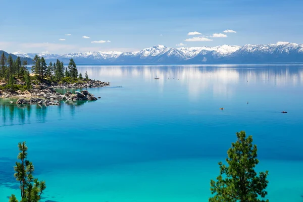 Lake Tahoe szálláshelyén kajakozás — Stock Fotó