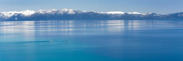 Paddle boarding Lake Tahoe — Stock Photo, Image