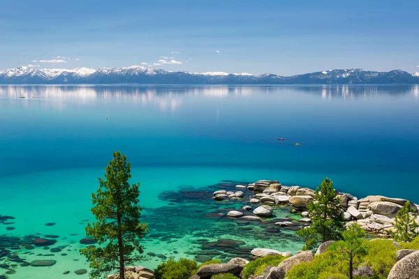 Kajakpaddling lake tahoe — Stockfoto