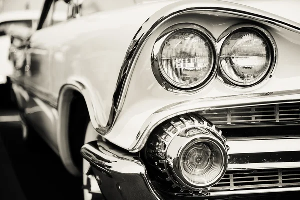 Classic car headlights — Stock Photo, Image