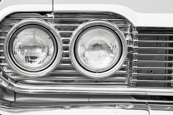 Classic car headlights — Stock Photo, Image