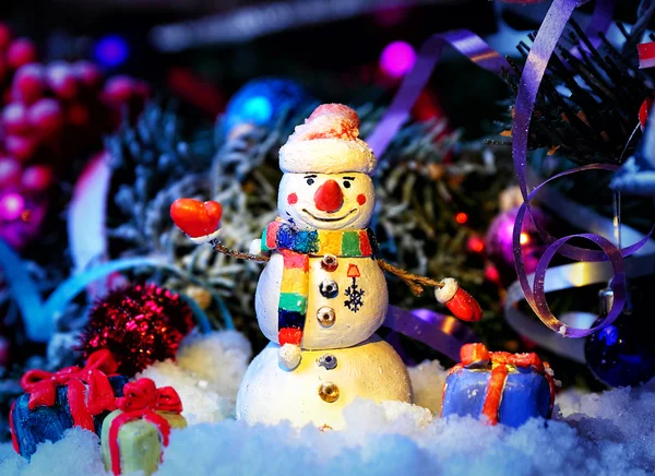 Bonhomme de neige et décoration de Noël — Photo