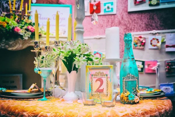 Decoração de flor e vela para um casamento — Fotografia de Stock