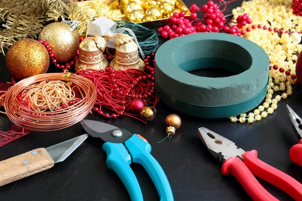 Decoraciones para hacer corona de Navidad — Foto de Stock