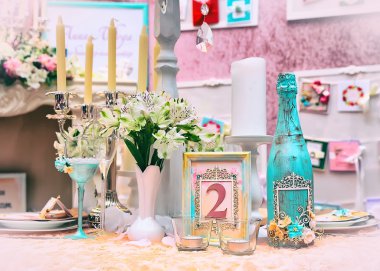 Bir düğün için güzel süslemeleri