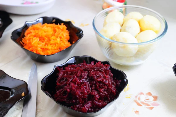 Russische traditionele salade haring onder bontjas — Stockfoto