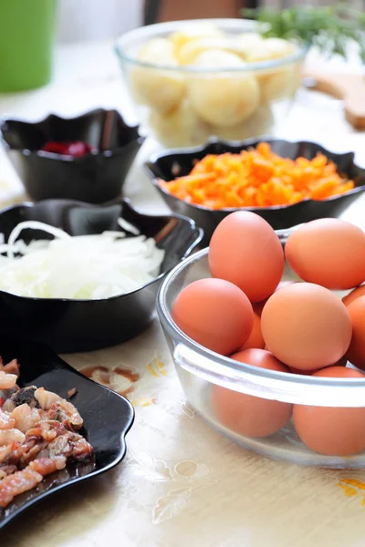 Arenque de ensalada tradicional ruso bajo abrigo de piel — Foto de Stock