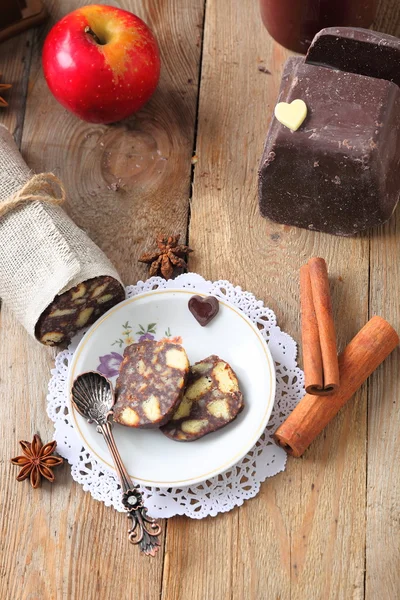 Salchicha de chocolate con decoraciones — Foto de Stock