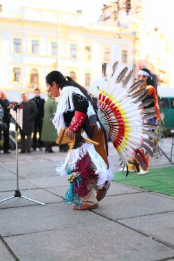 Şarkı ve dans Chernovtsy, Ukrayna, 22 Ekim 2010, Perulu sokak müzisyen