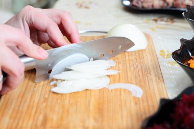 Geleneksel Rus salatası ringa kürk altında