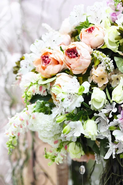 Bloemen bruiloft decoratie — Stockfoto