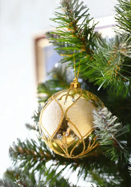 Decorative ball on the Christmas tree — Stock Photo, Image