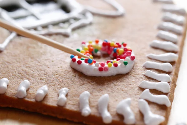 Maken van peperkoek huis — Stockfoto