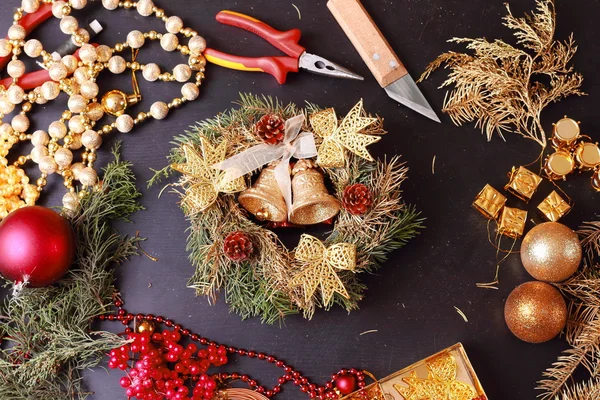 Making christmas advent wreath — Stock Photo, Image