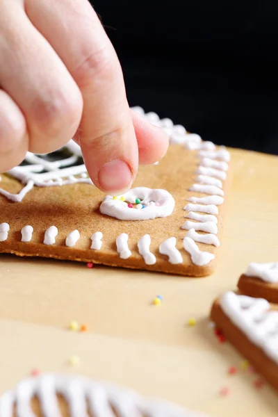 Maken van peperkoek huis — Stockfoto