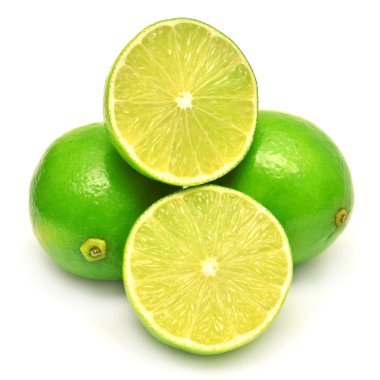 beyaz üzerine dilimlenmiş limon